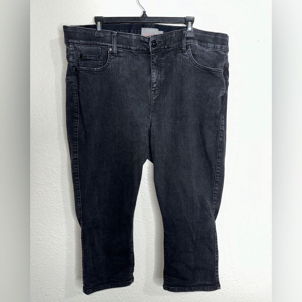 Torrid Crop Bombshell Skinny Jeans Plus Size 22 Womens Dark Wash Black Stretch